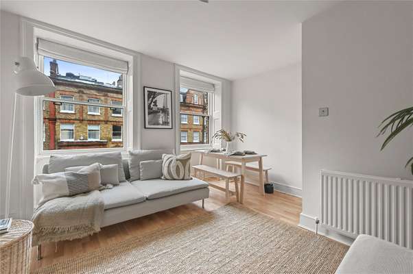 Flat Nottingham Place in City of Westminster