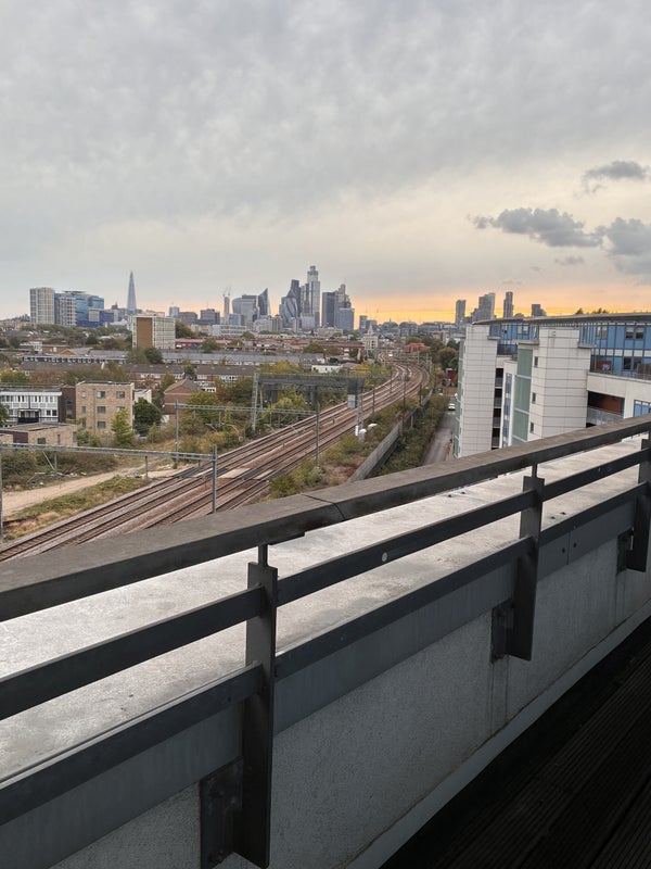 Flat Mile End Road in Greater London