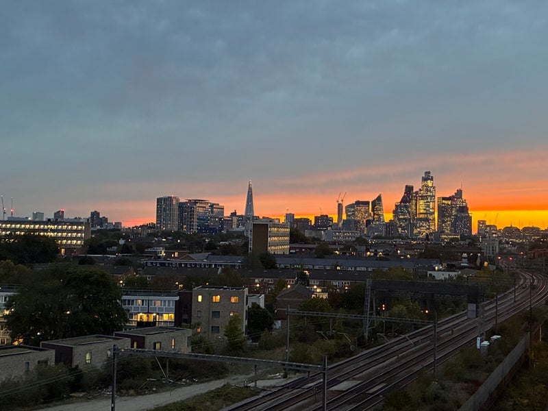 Flat Mile End Road in Greater London