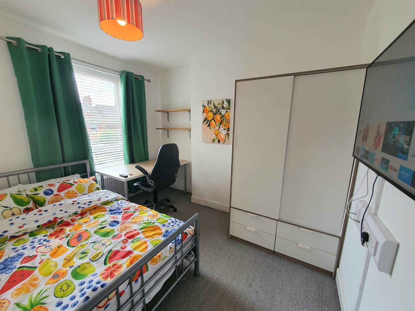 Room Walgrave Street in Hull