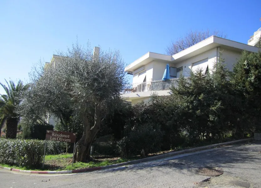 Appartement Avenue Alessandrini à Nice