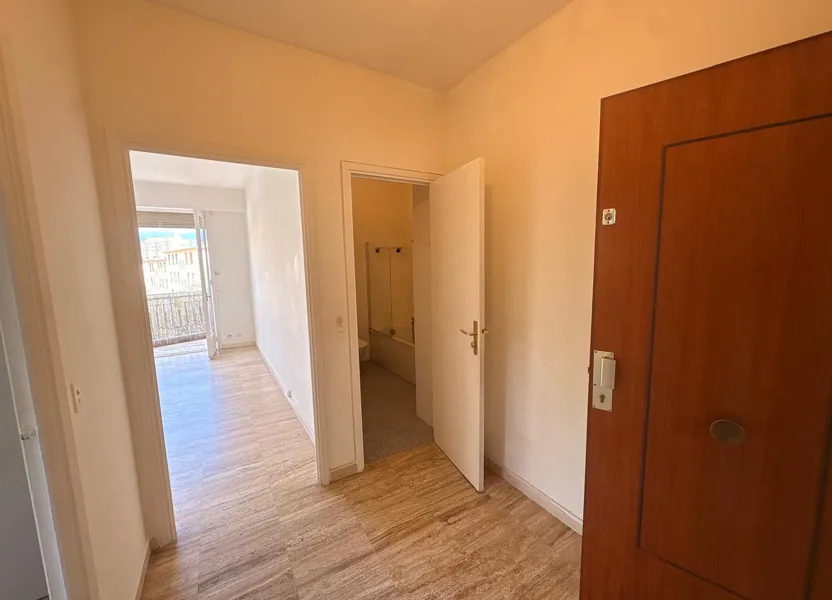 Appartement Avenue Alessandrini à Nice