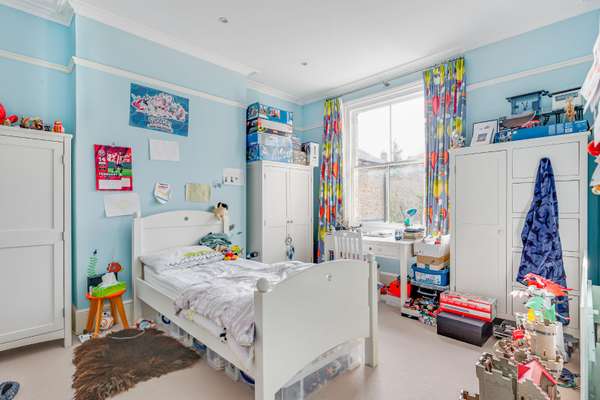 House Halford Road in Greater London