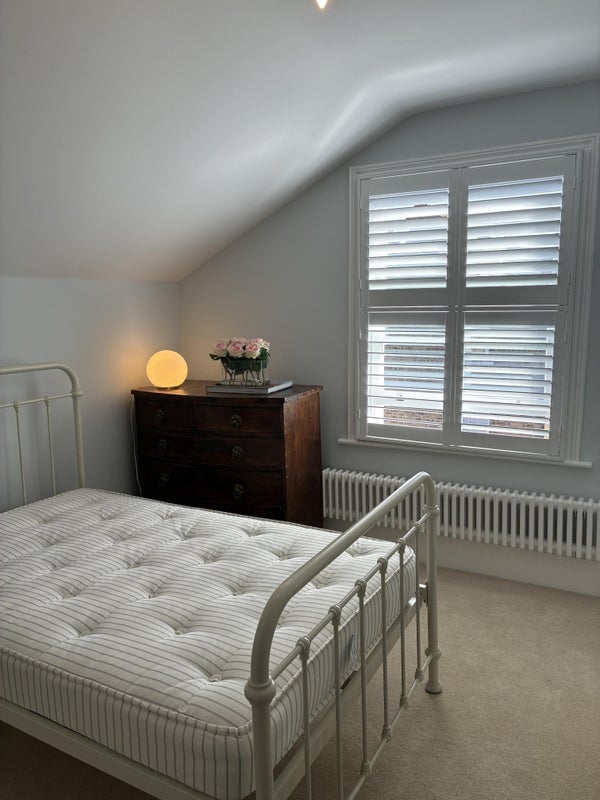 Room Thirsk Road in Greater London