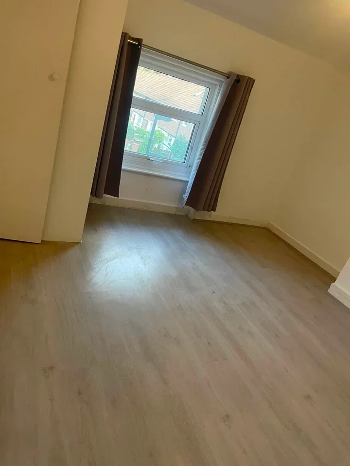 Room Brandram Road in Greater London