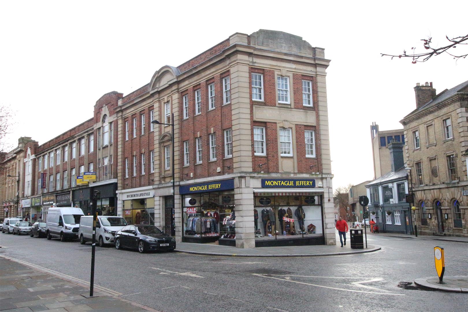 Flat Saint Giles Square in Northampton