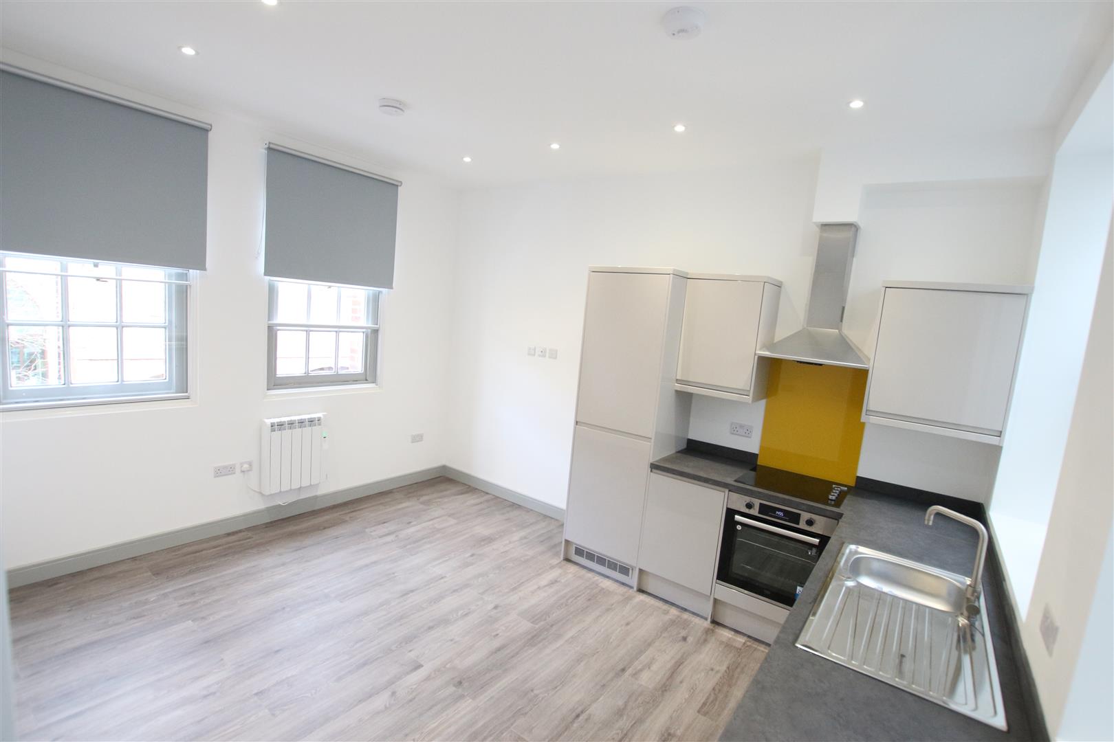 Flat Saint Giles Square in Northampton