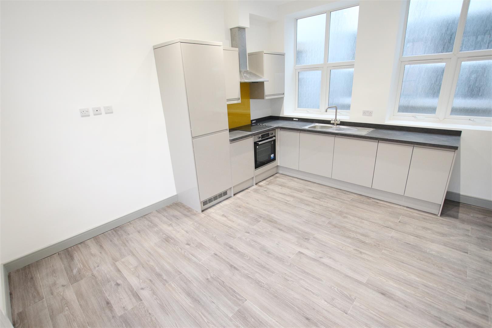 Flat Saint Giles Square in Northampton