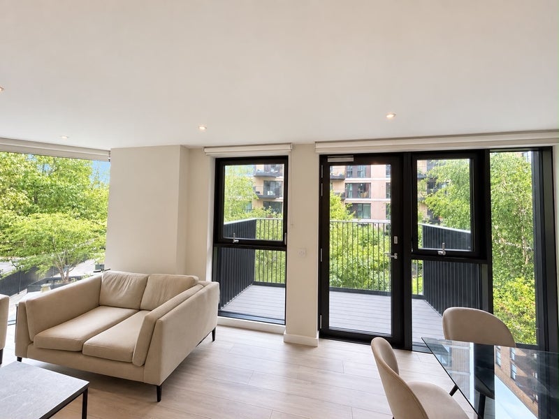 Room New Kent Road in Greater London