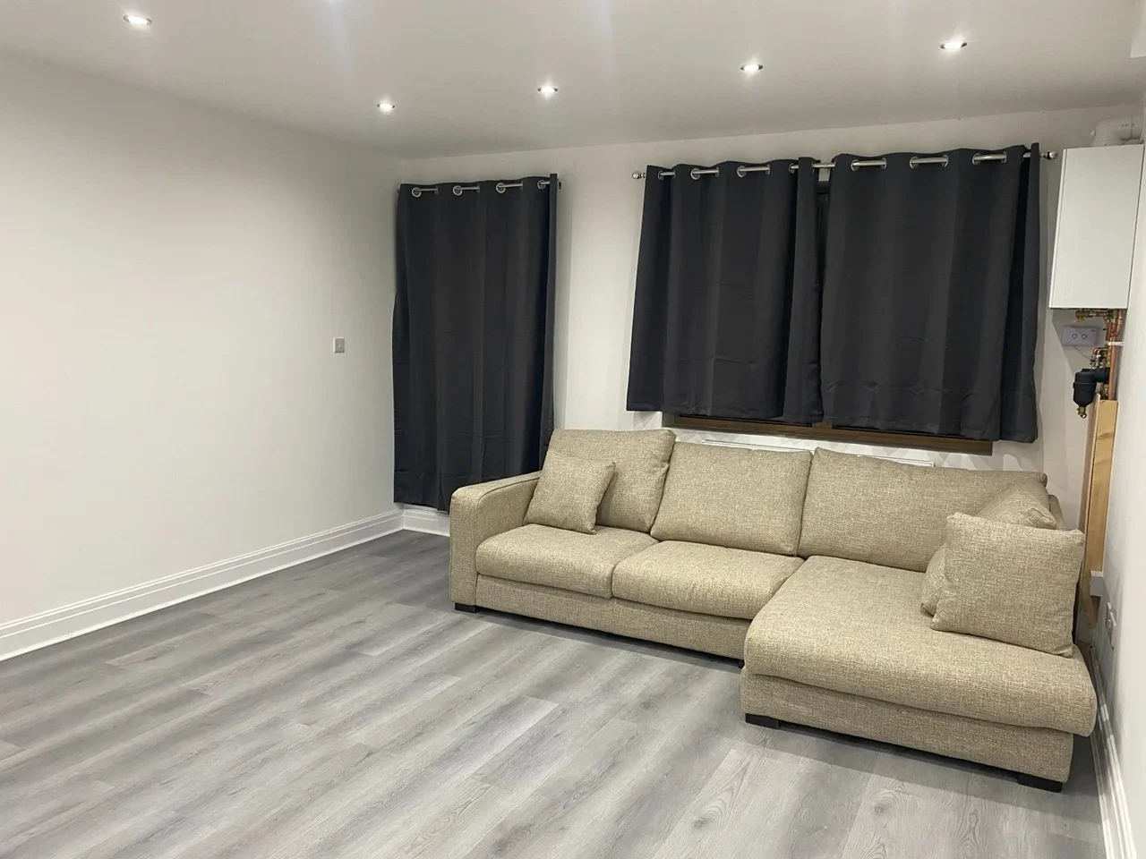 Flat Tanner Street in Greater London