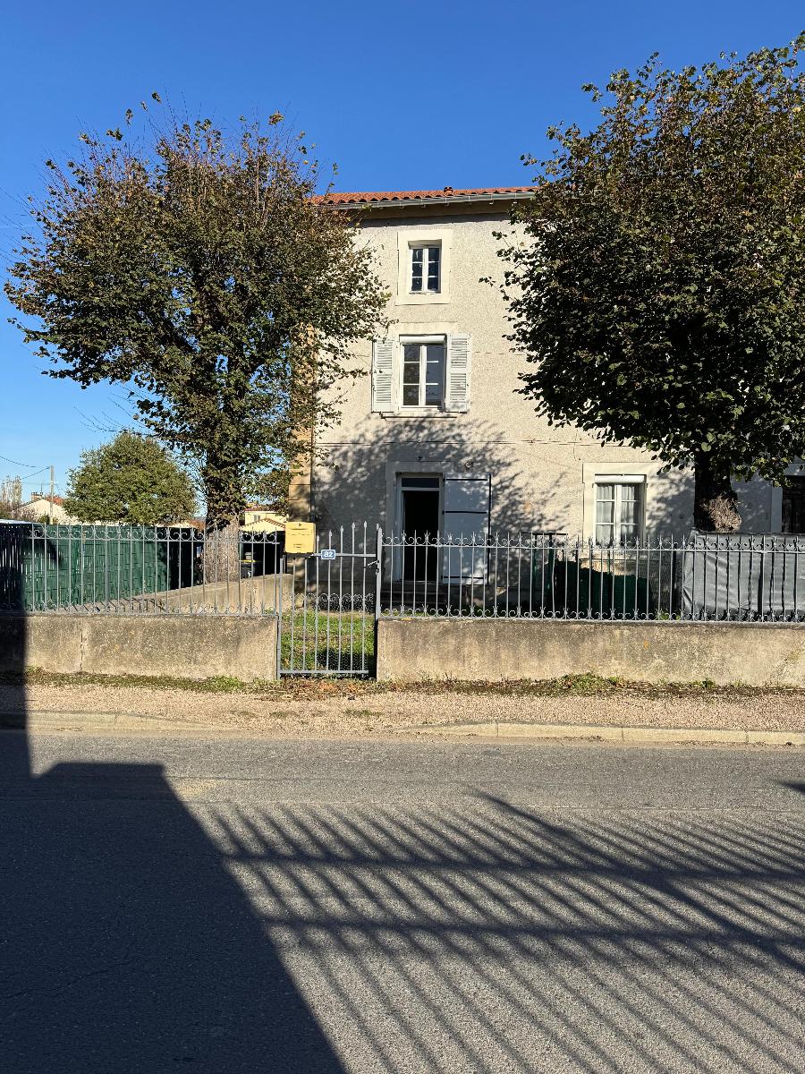 Appartement Route de la Gare à Boisset-lès-Montrond