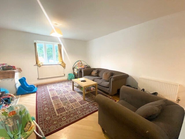 Flat Shepherds Walk in Bradley Stoke
