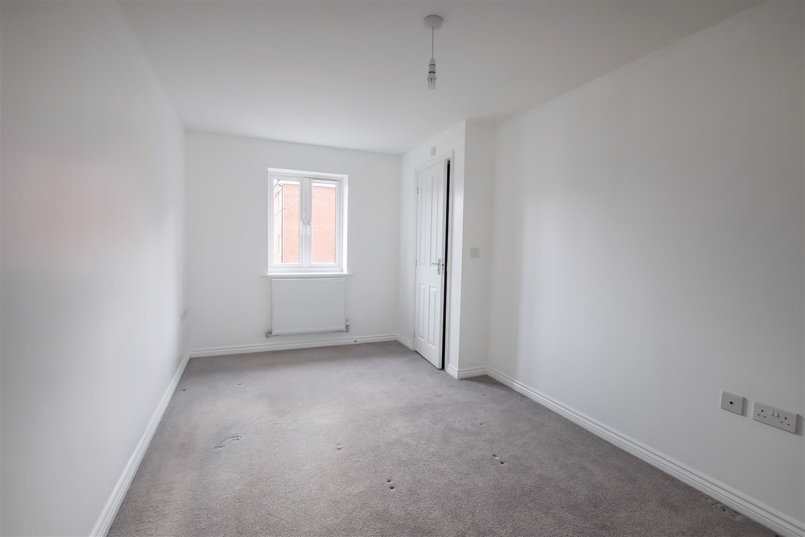 House Sapphire Close in Fareham