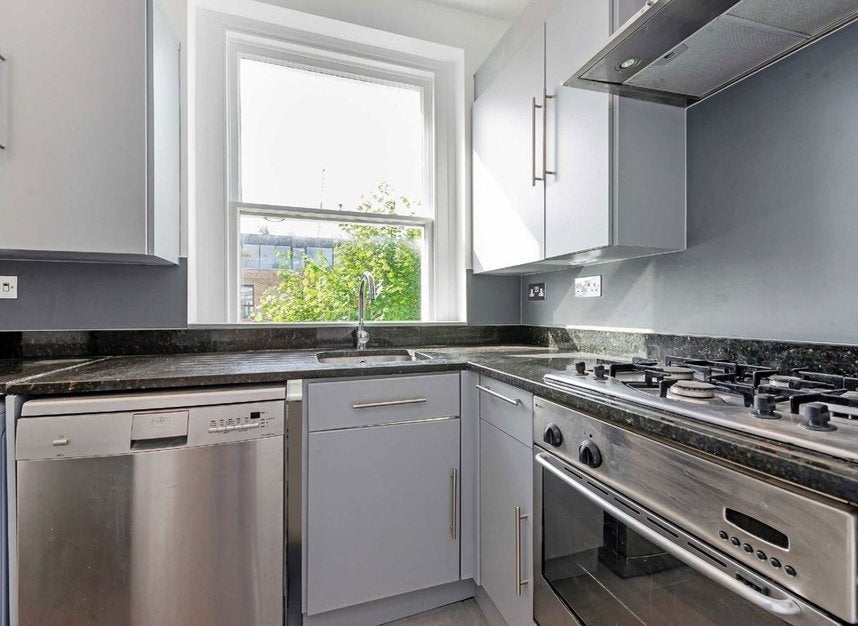 Flat Elgin Avenue in City of Westminster