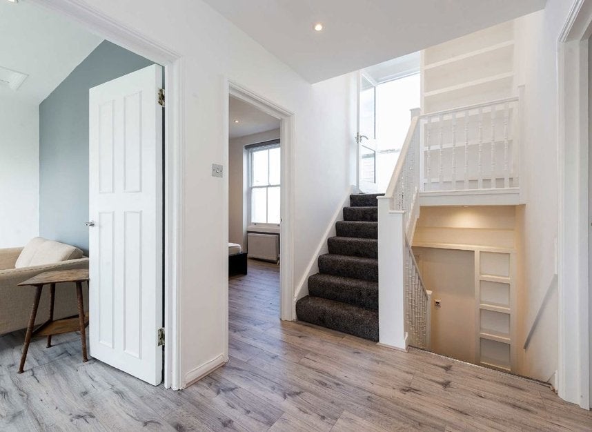 Flat Elgin Avenue in City of Westminster