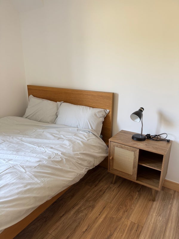 Room Clermiston Drive in City of Edinburgh