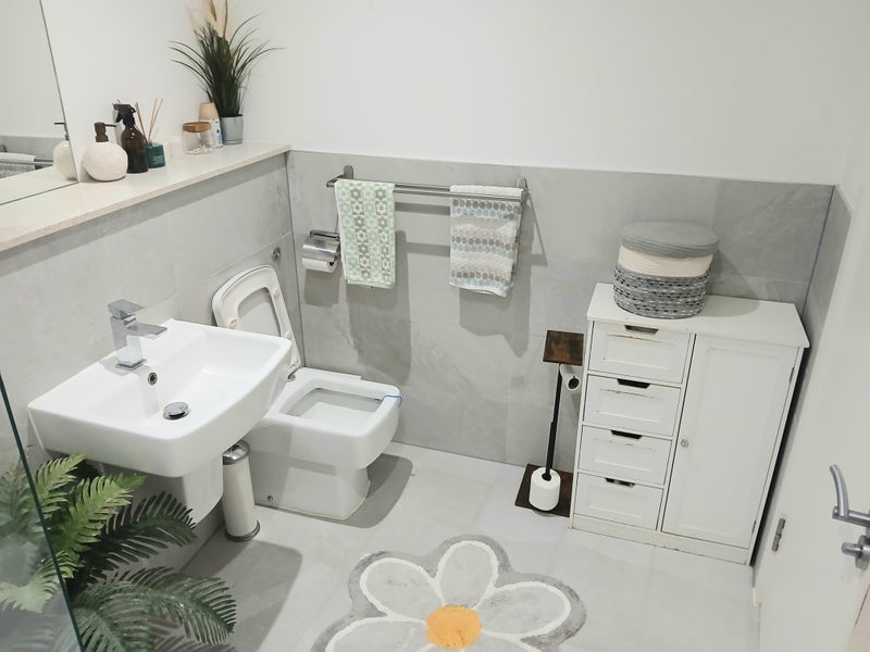 Room Whitestone Way in Greater London