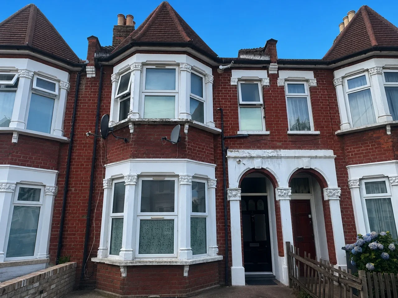 Flat Handsworth Road in Greater London