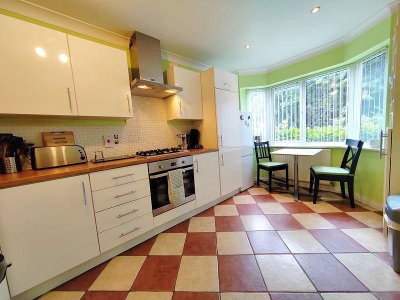 Room Snowberry Close in Bradley Stoke