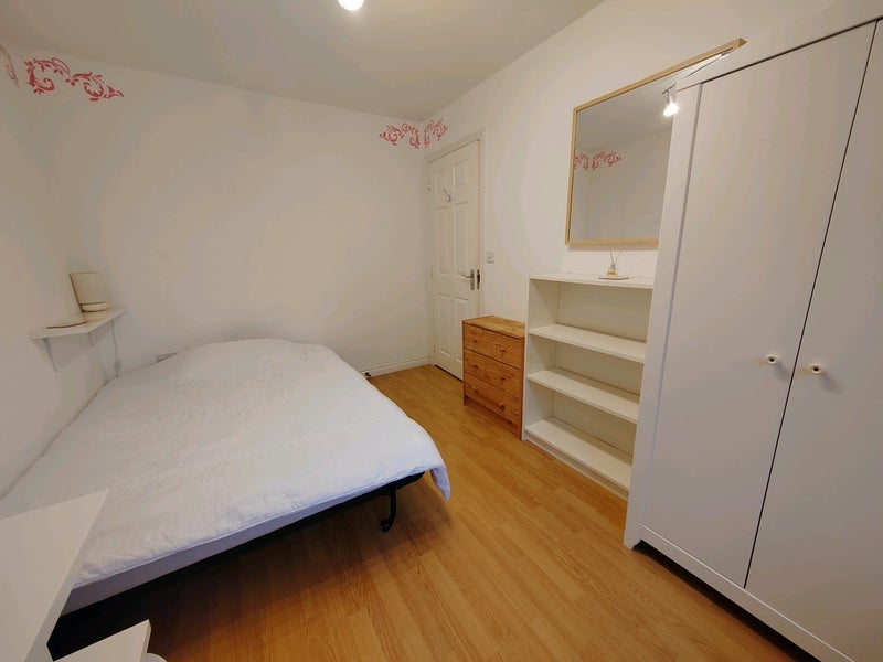 Room Snowberry Close in Bradley Stoke
