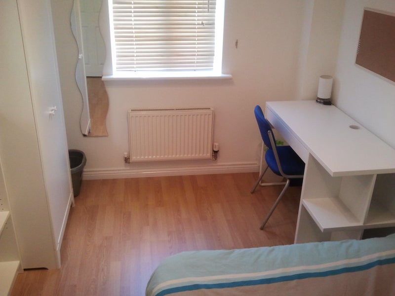 Room Snowberry Close in Bradley Stoke