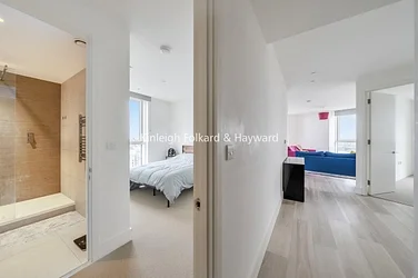 Flat Daneland Walk in Greater London