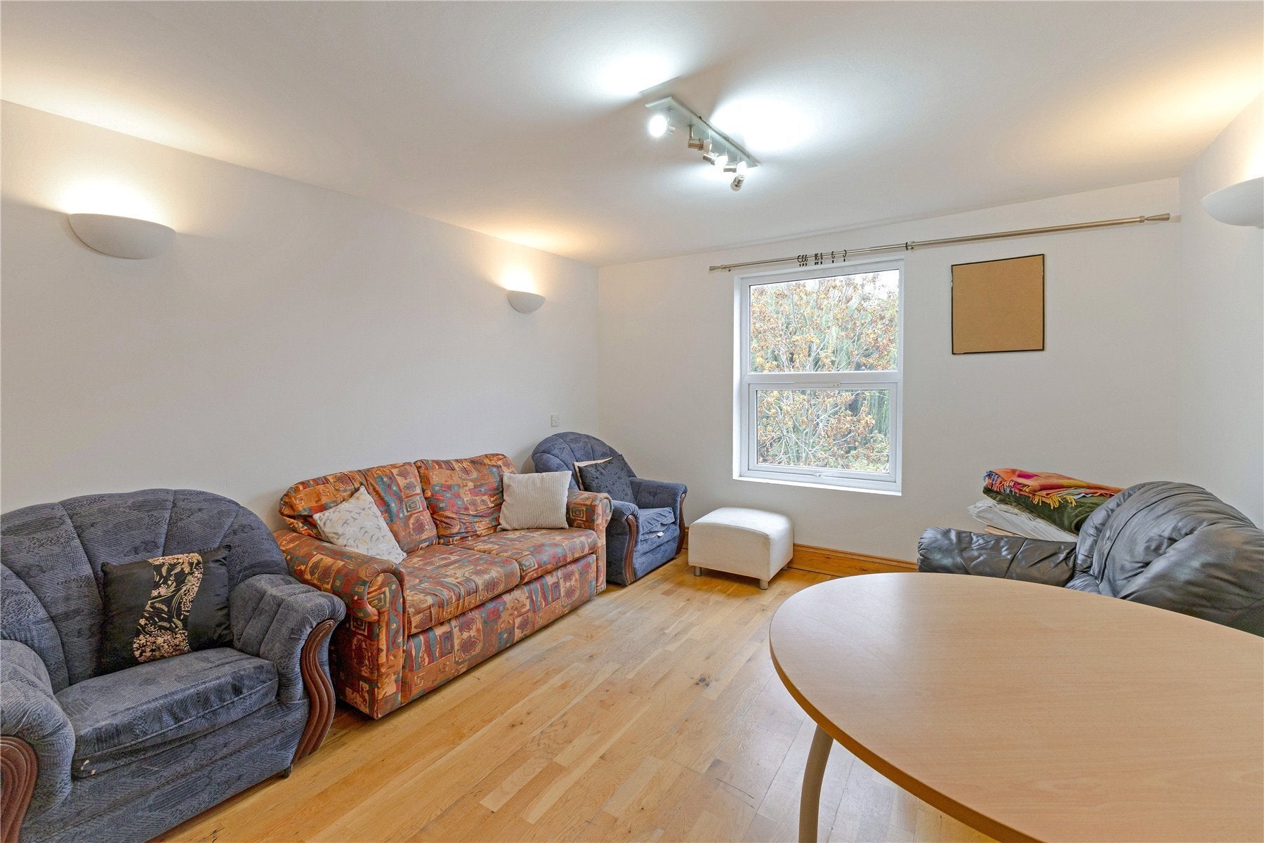 House Rossiter Road in Greater London