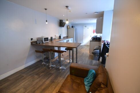 Flat Chantry Lane in Grimsby