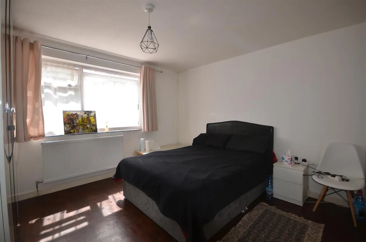 Flat Wendela Court in Greater London