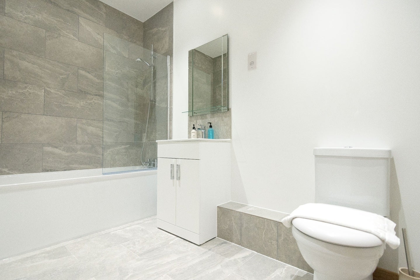 Flat Stonehill Green in Swindon