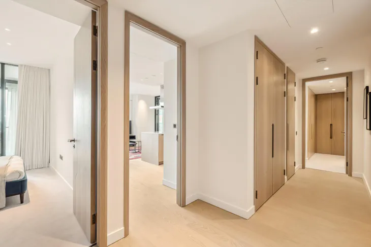 Flat Carnation Way in Greater London