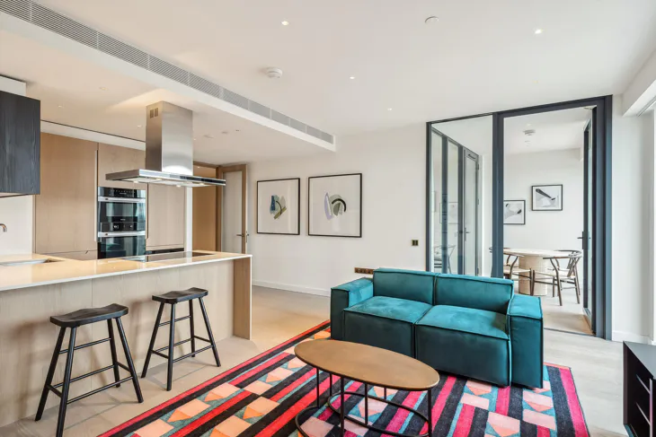 Flat Carnation Way in Greater London
