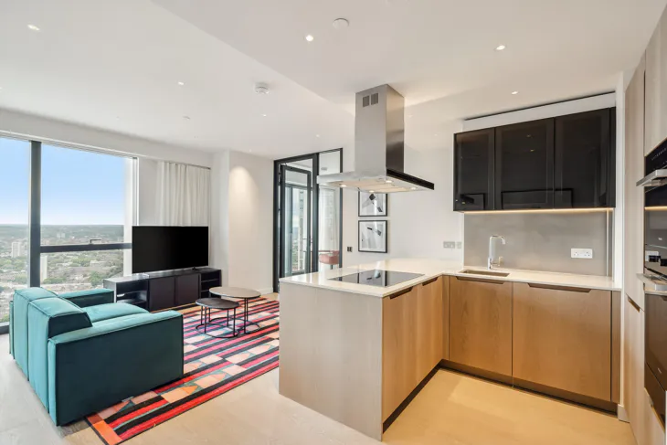 Flat Carnation Way in Greater London