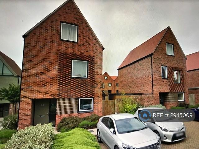 House Elliotts Way in Rochester
