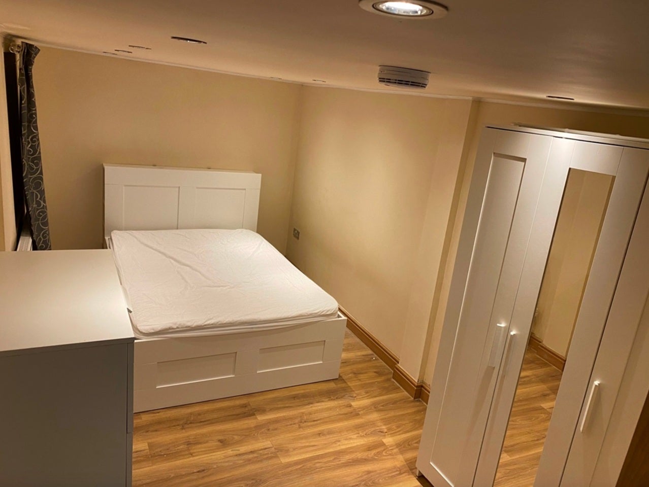 Room Franklin Close in Greater London