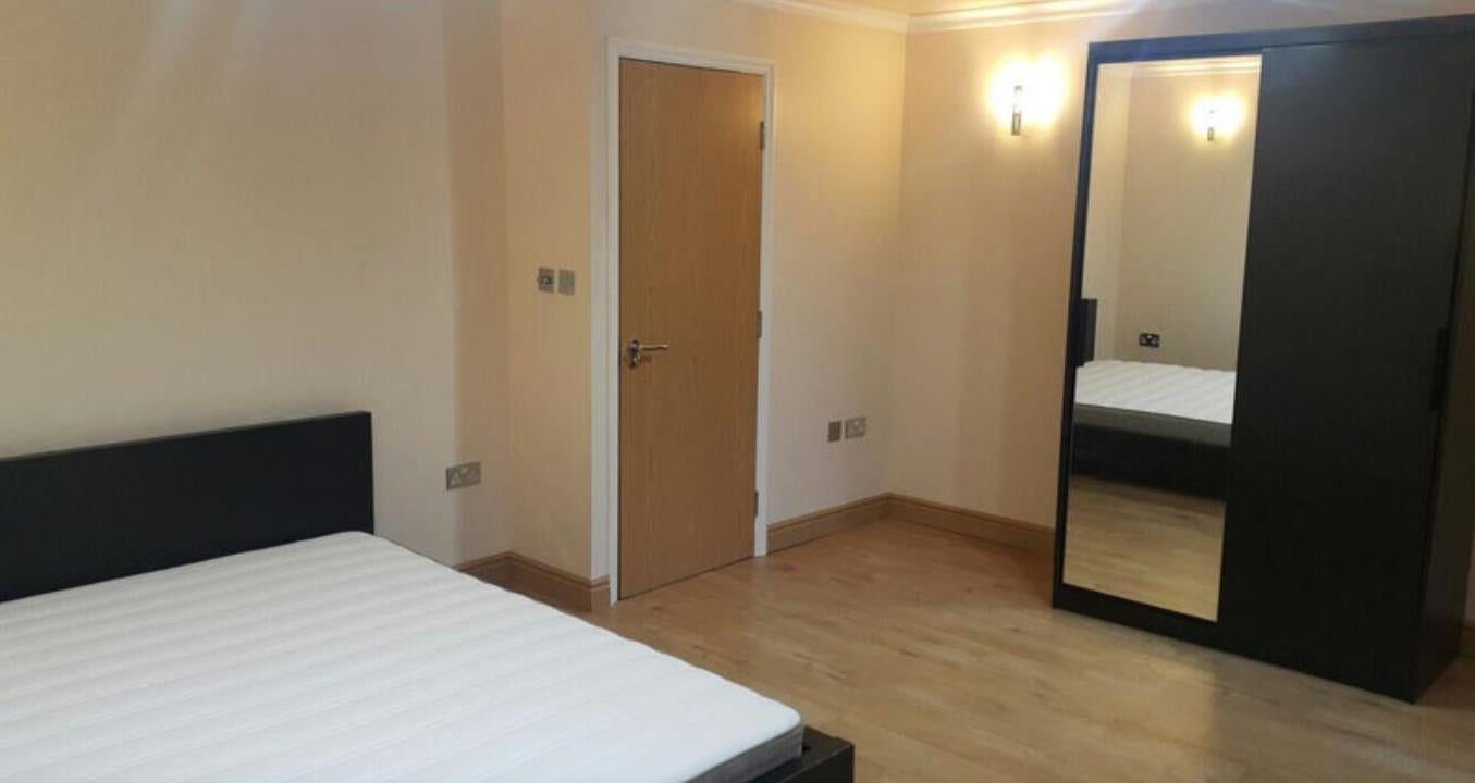 Room Franklin Close in Greater London