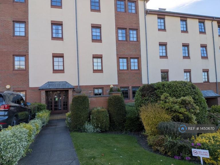 Flat Orchard Brae Avenue in City of Edinburgh