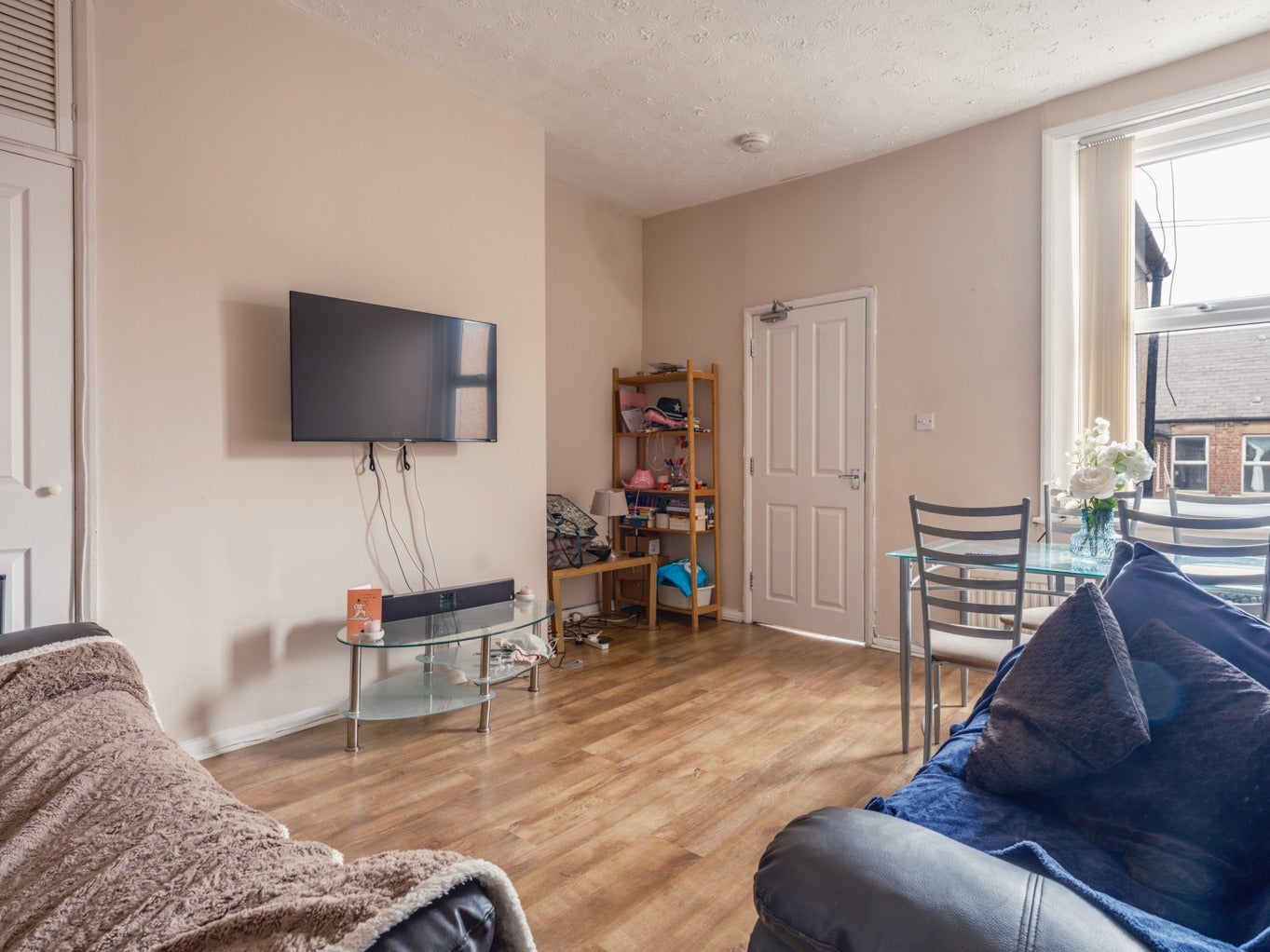 Flat Warwick Street in Newcastle upon Tyne