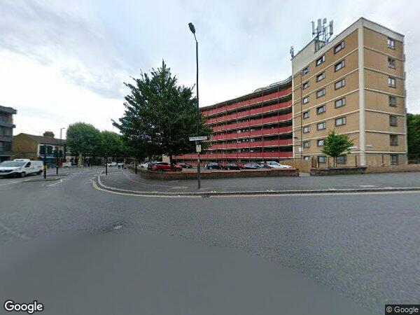 Flat Rotherhithe New Road in Greater London