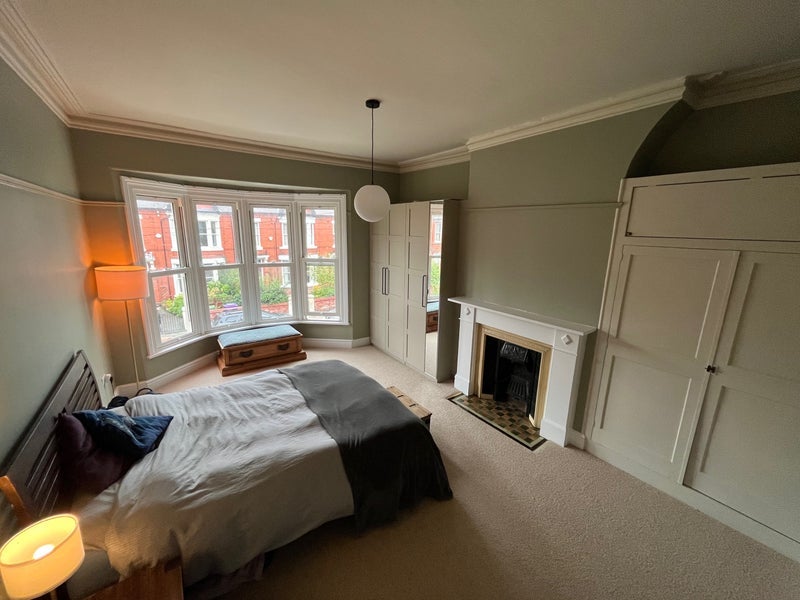 Room Buckingham Avenue in Liverpool