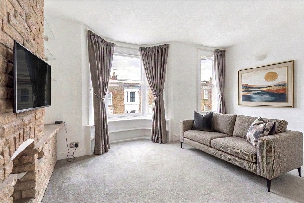 Flat Sewdley Street in Greater London
