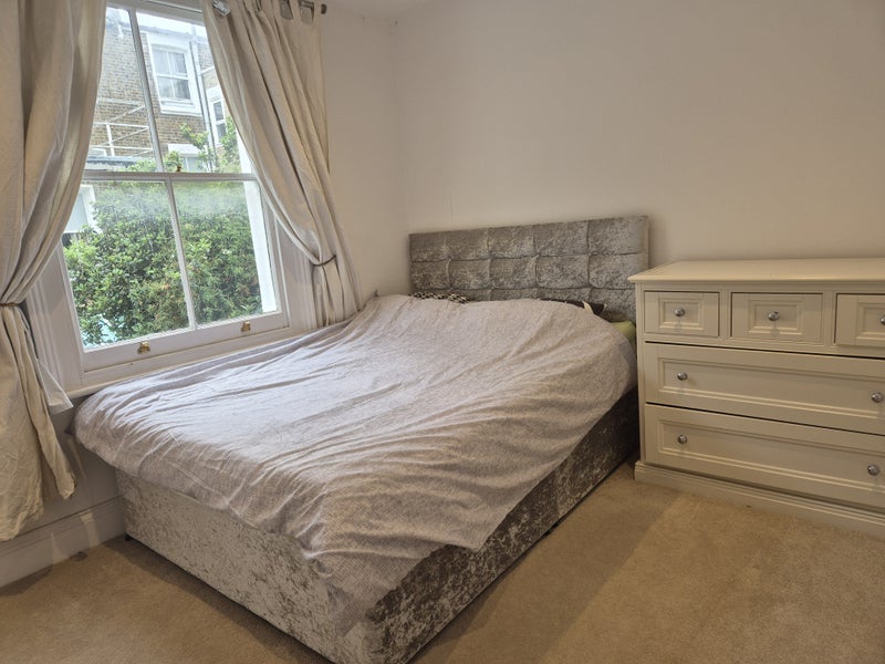 Flat Oxberry Avenue in Greater London
