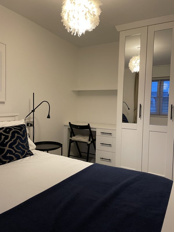 Room Marion Drive in Mobberley