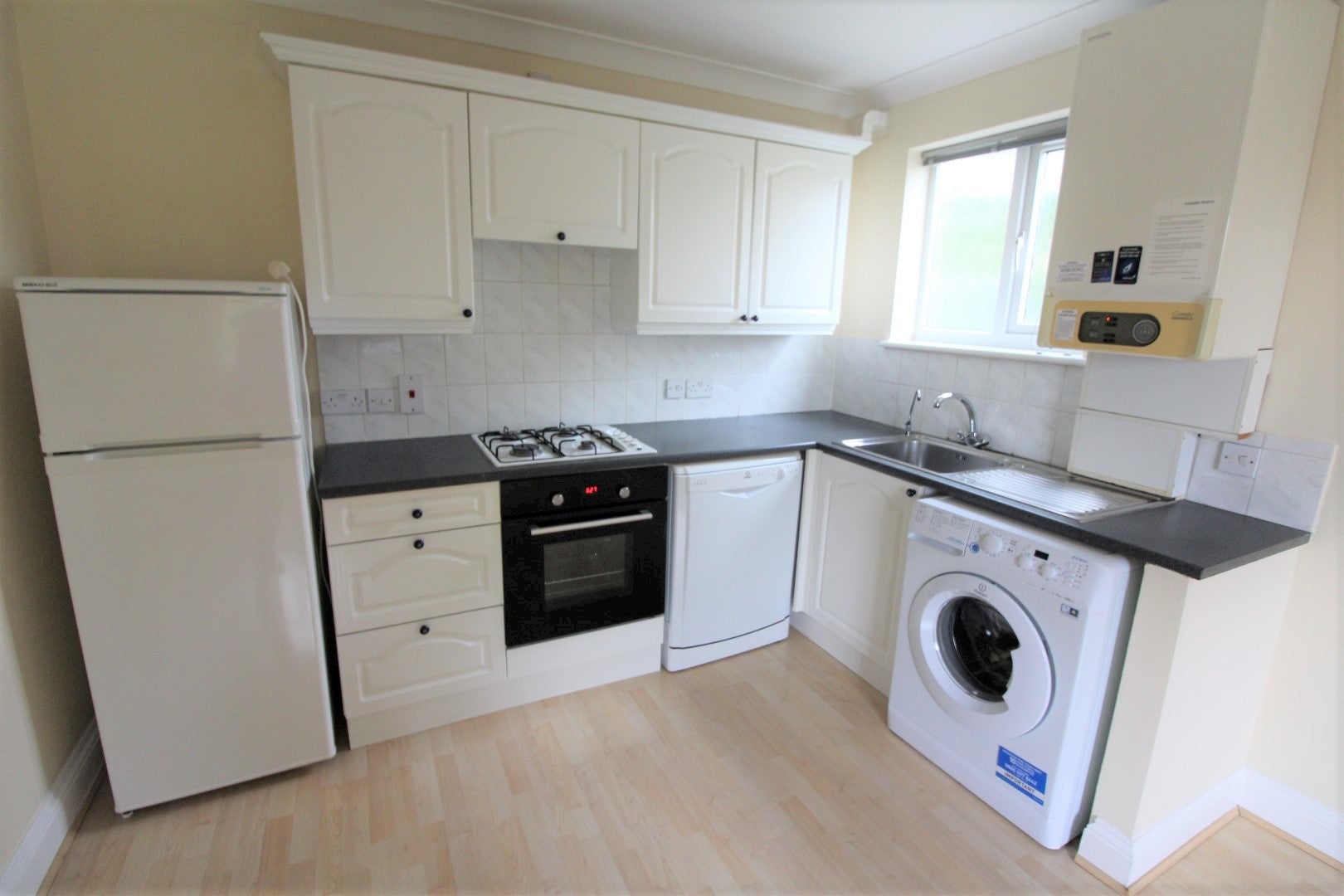 Flat Cranbrook Lane in Greater London