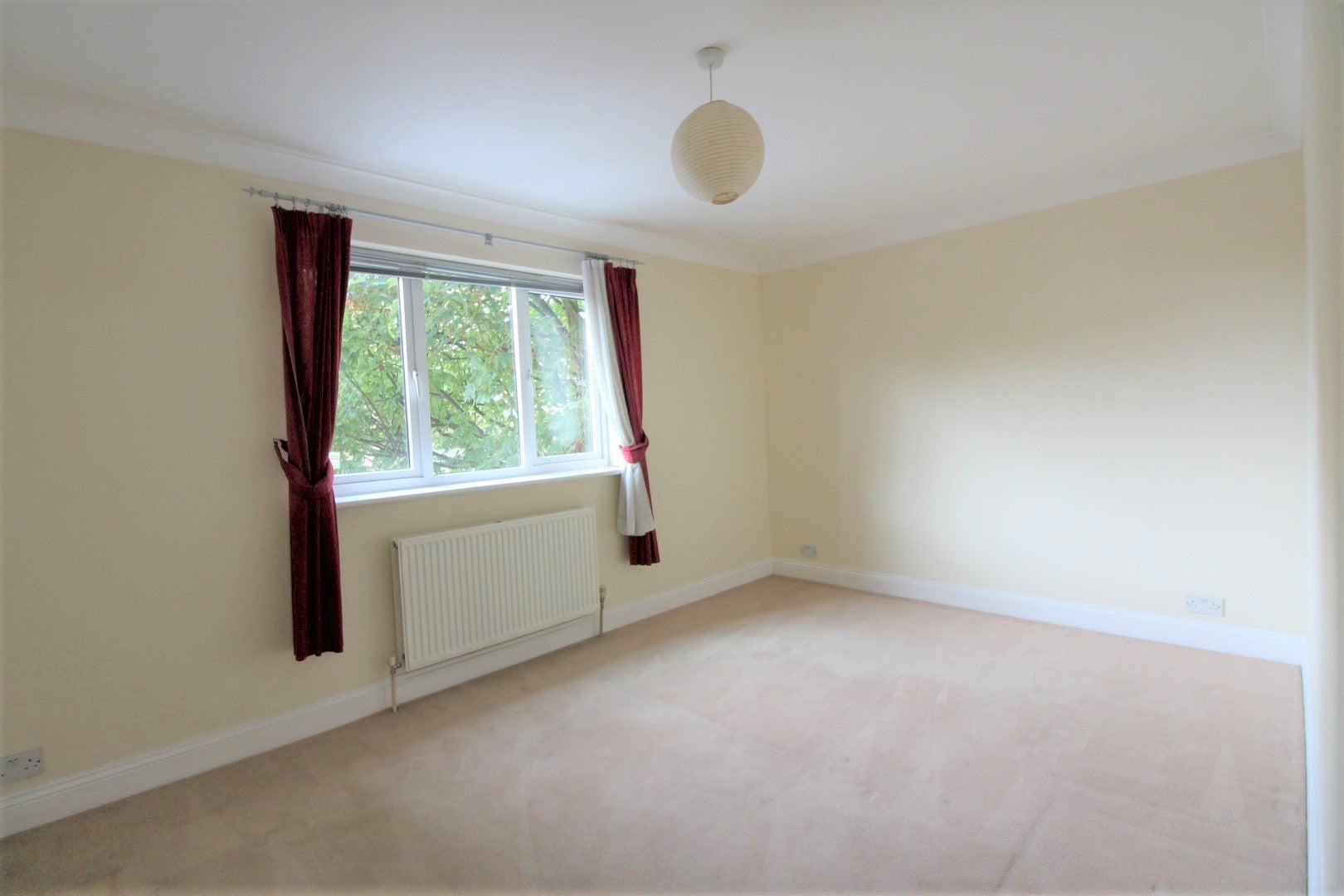 Flat Cranbrook Lane in Greater London