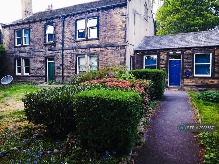 Room Town Lane in Bradford