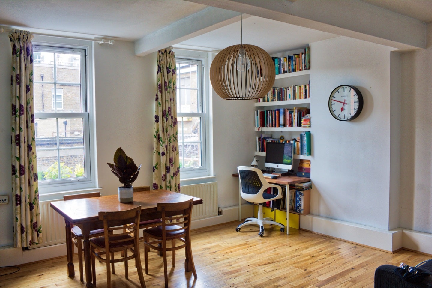 Flat Valette Street in Greater London