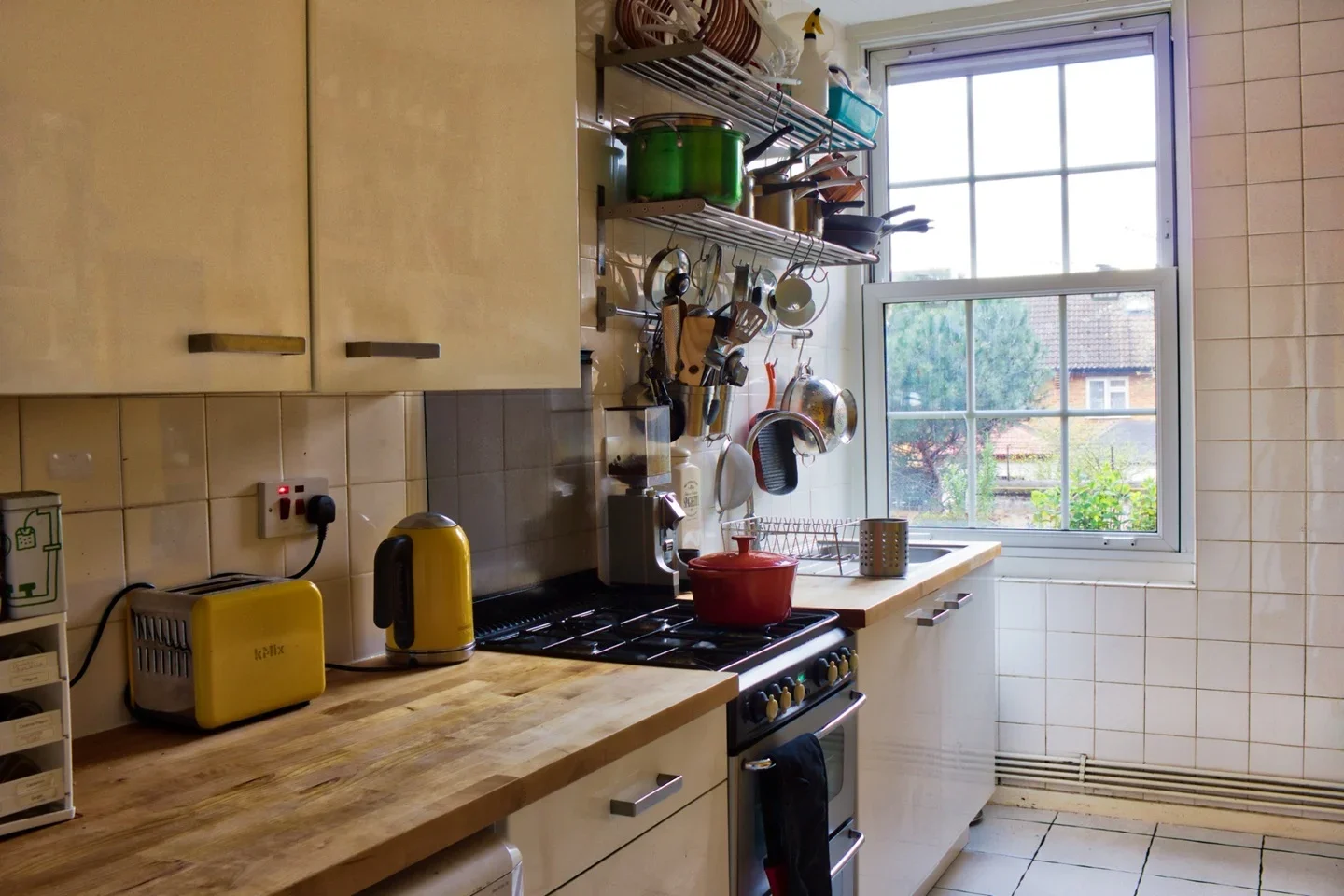 Flat Valette Street in Greater London