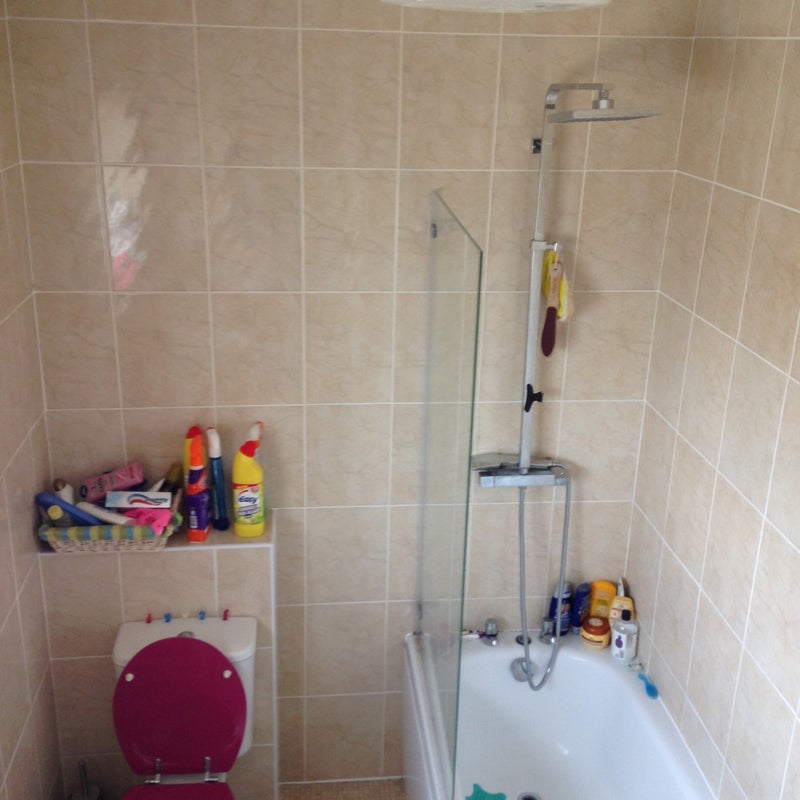 Room Waddington Road in Greater London