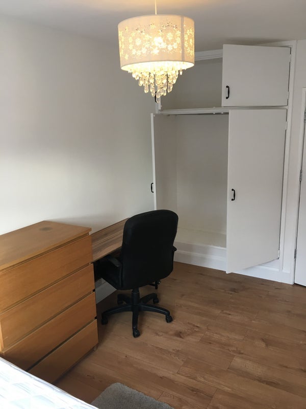 Room Waddington Road in Greater London